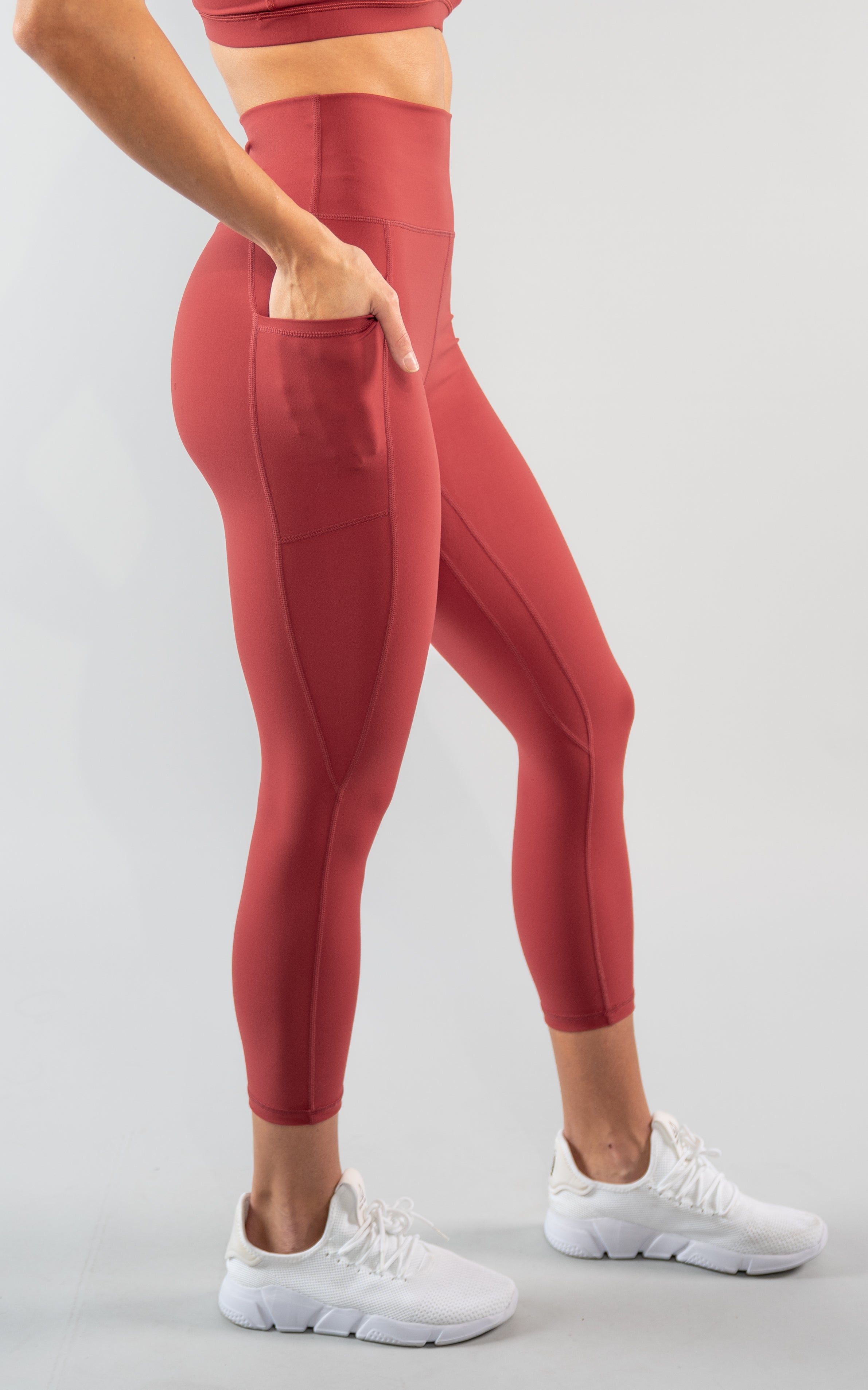 Bliss Legging 23 With Pockets in Red Dahlia – Southern Athletica