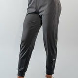 The Movement Jogger 26" in Dark Shadow