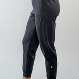The Movement Jogger 26" in Black