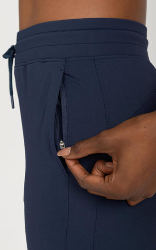 The Movement Jogger 26" in Mood Indigo