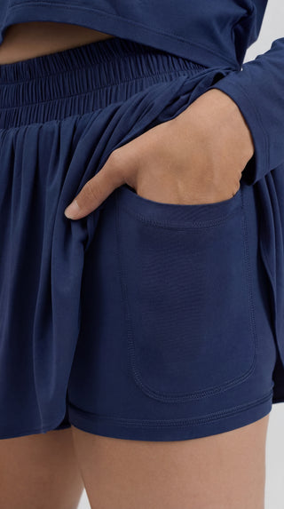 Free Flow High-Rise Short - Navy