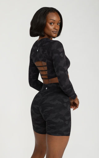 Long Sleeve Desire Crop in Black Camo