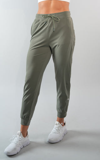 The Movement Jogger 26" in Castor Gray