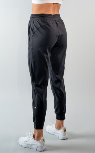 The Movement Jogger 26" in Black